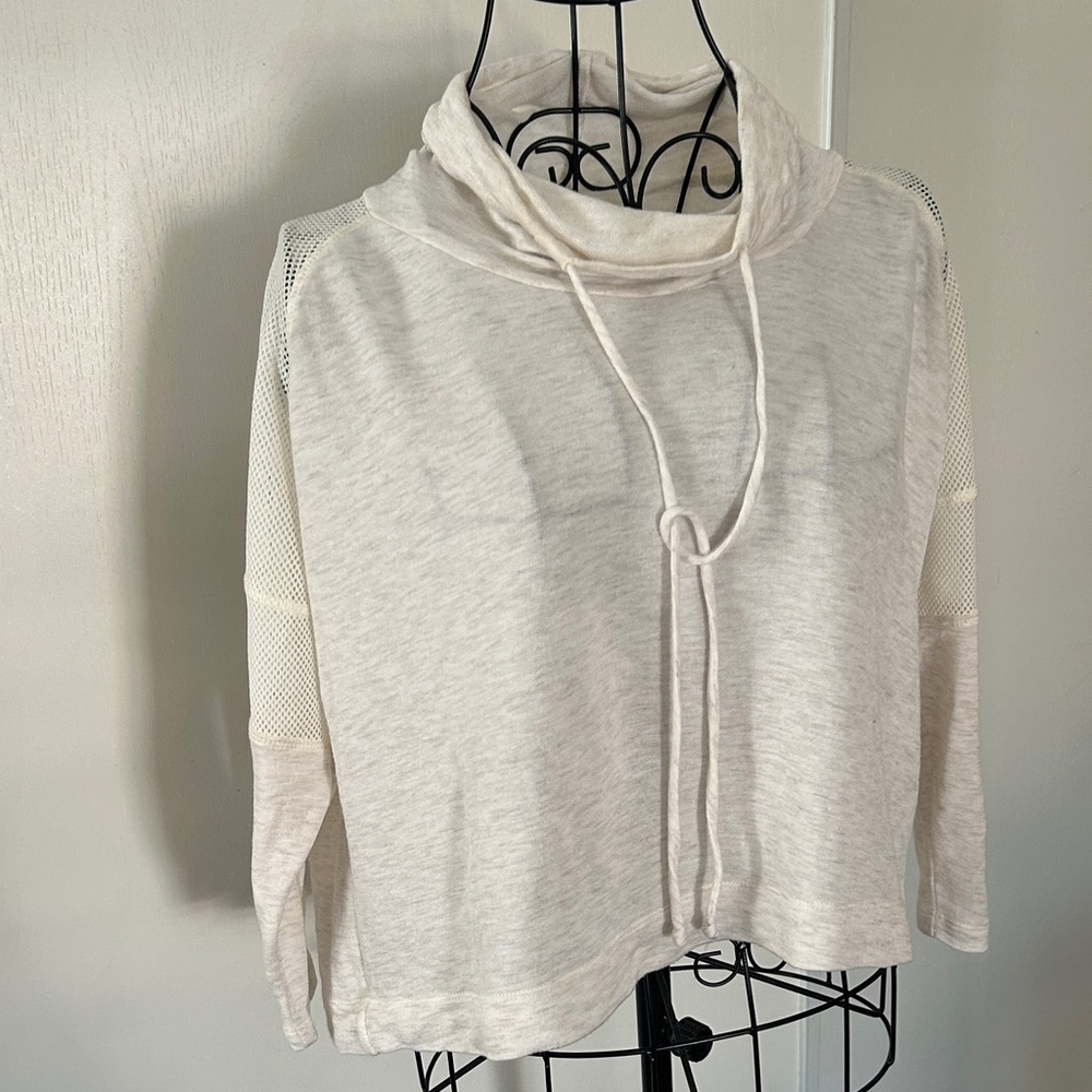 H.I.P. White Knit Cropped Top 3/4 Sleeves with Mesh Size XS